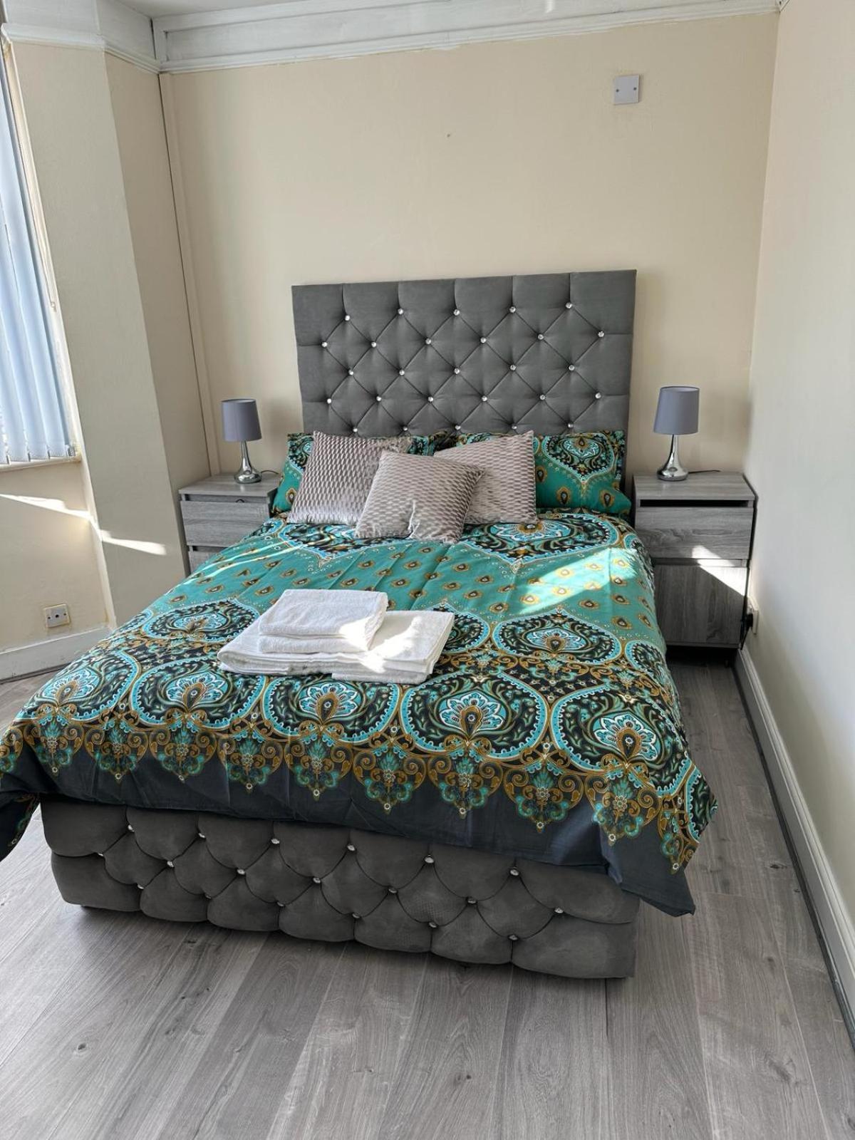 Elsaro Hotel Slough Ngoại thất bức ảnh